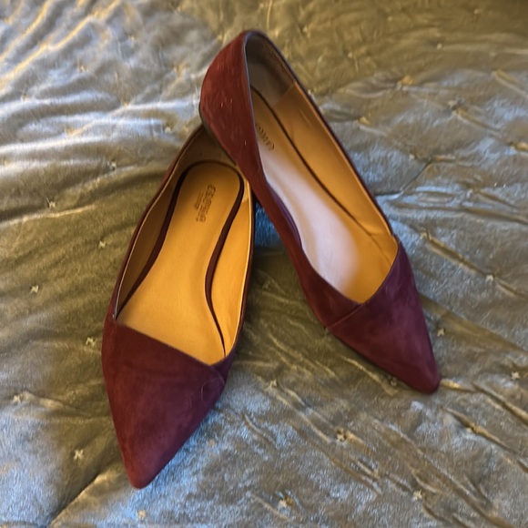 Crown Vintage, Burgundy Suede pointy toed flat - Picture 2 of 5